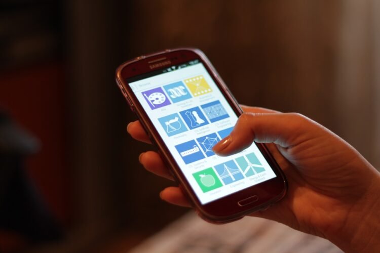 smartphone screen hand