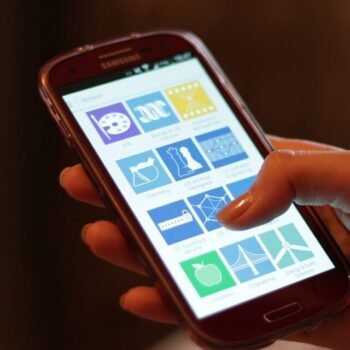 smartphone screen hand