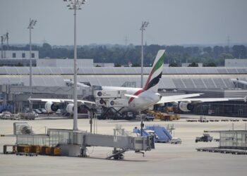 airplane airport terminal