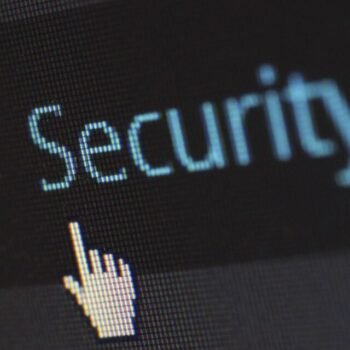 Écran affichant le mot Security, illustrant la protection de la vie privée face à l'IA