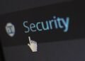 Écran affichant le mot Security, illustrant la protection de la vie privée face à l'IA