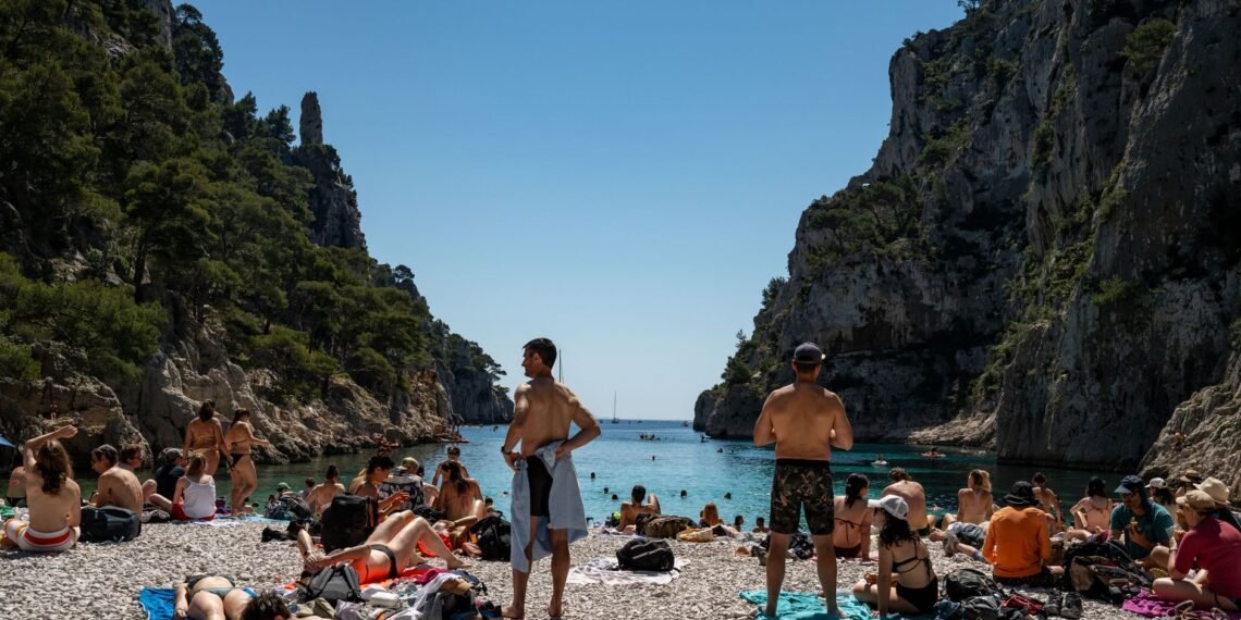 Marseille : une randonneuse de 65 ans meurt dans une chute de 30 mètres dans les calanques